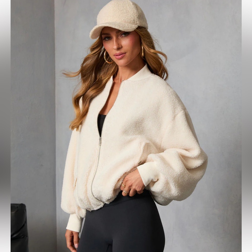 NWT VICI Sunday Still Sherpa Bomber Cream Teddy Fleece Zip Up Sherpa Jacket S